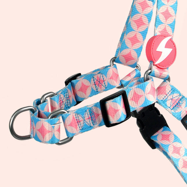 Dashi Coral Front Harness - Norwegian-style harness for dogs, no-pull, pink circles pattern.