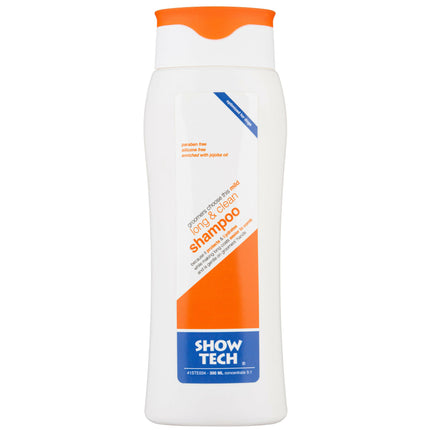 Show Tech Long & Clean Shampoo - nourishing shampoo for long-haired dog breeds.