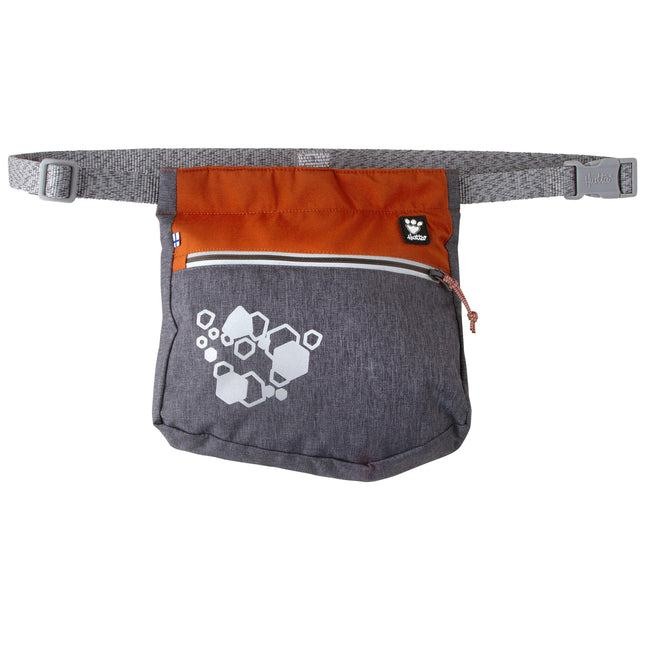 Hurtta Treat Pocket Eco Blackberry Mix - training pouch for dog treats.