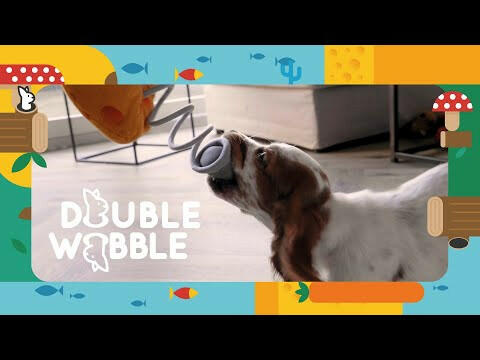 Holland Double Wooble Bubble Buddies - squeaky toy for dogs with a spring, fish in an aquarium.