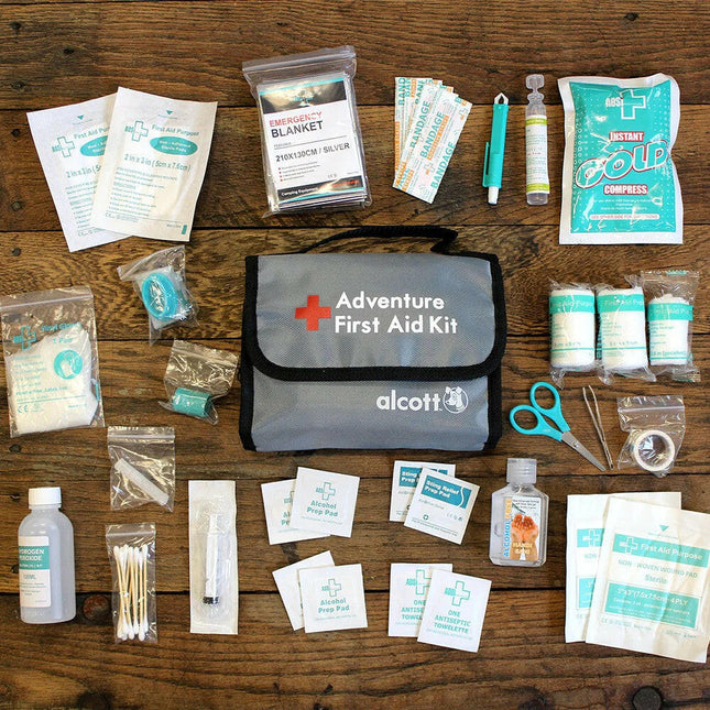 Alcott Adventure First Aid Kit - first aid kit for dogs and cats, 47 pieces.