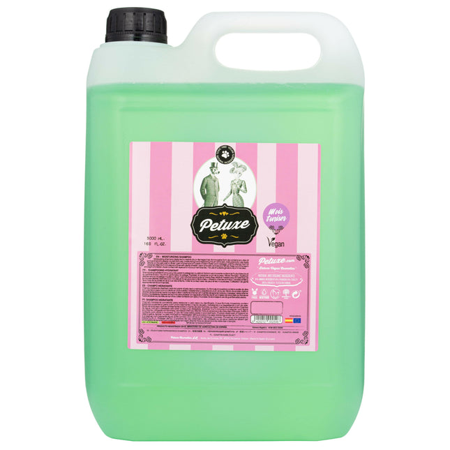 Petuxe Moisturizing Shampoo - vegan moisturizing shampoo for dry and damaged fur of dogs and cats, as well as long-haired breeds..